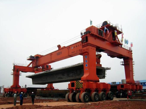 900噸輪胎式搬運機